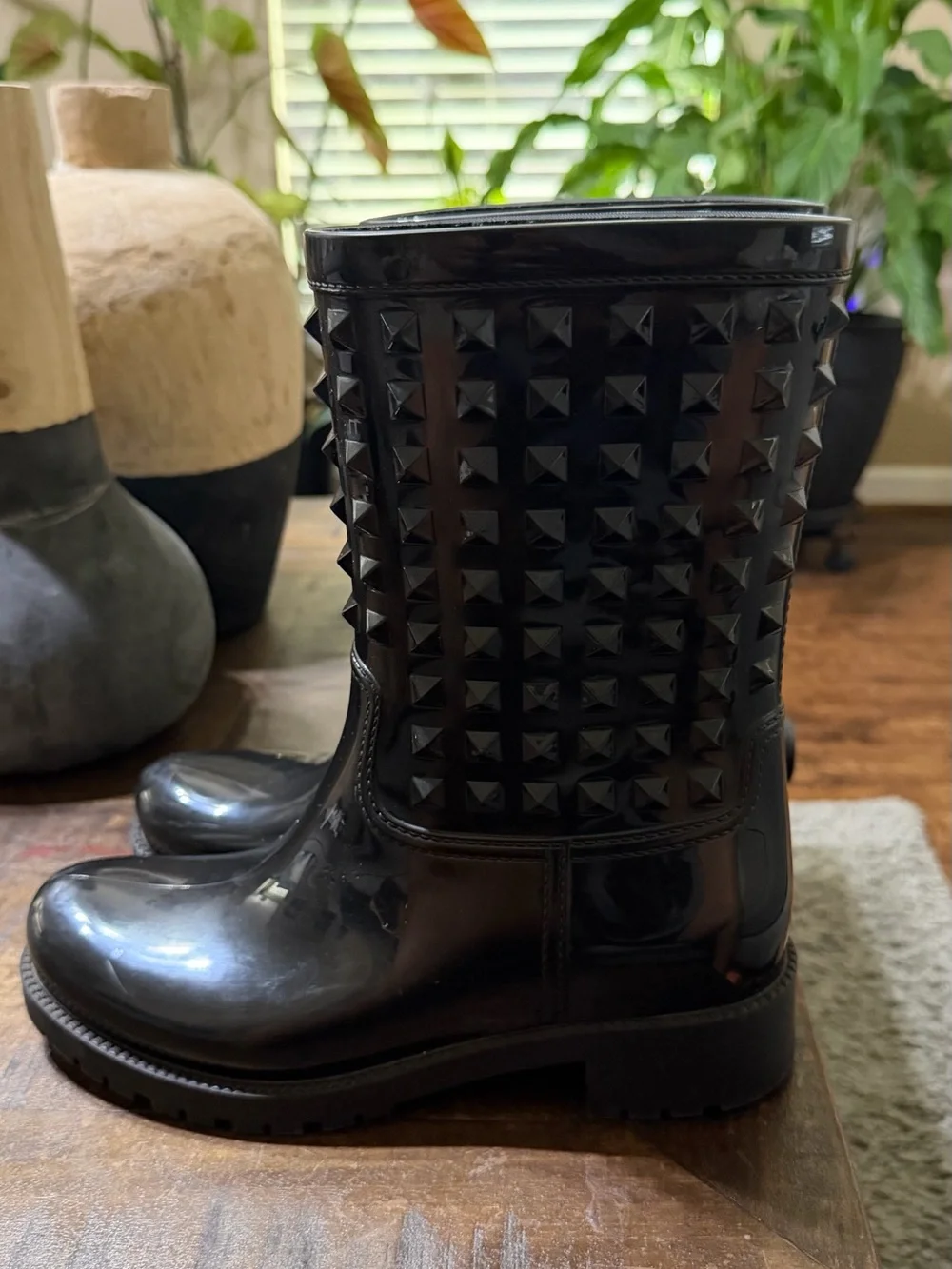 EUC Valentino Garavani Rockstud Black Rain Boots Size 38 Made in 🇮🇹